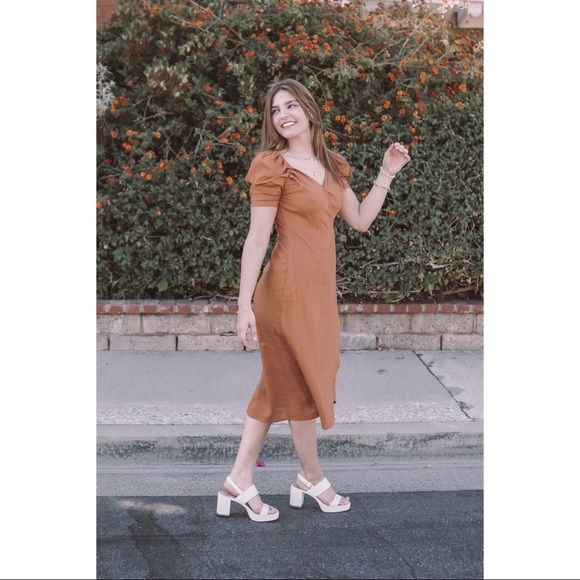 🤍 The Kennedy Puff Sleeve Dress - Picture 3 of 8